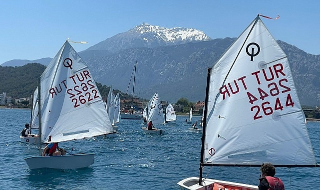 Yat ve yelken sporu Kemer’de gelişiyor