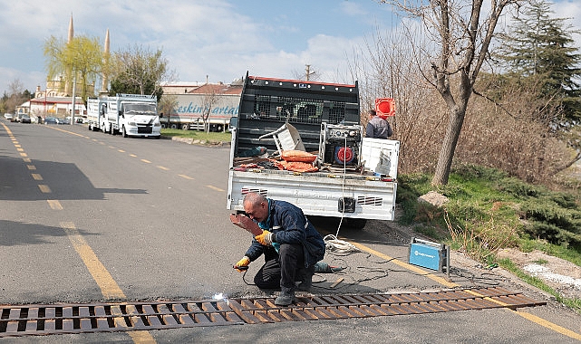 Nevşehir Belediyesi, Belediye Başkanı Rasim Arı tarafından ‘Temiz Şehir Nevşehir’ sloganıyla başlatılan mahallelerdeki temizlik ve hizmet seferberliğini sürdürüyor