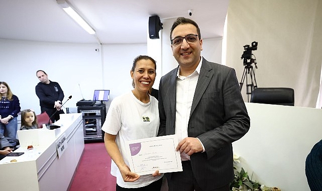 Balçova’da kursiyer annelere sertifika