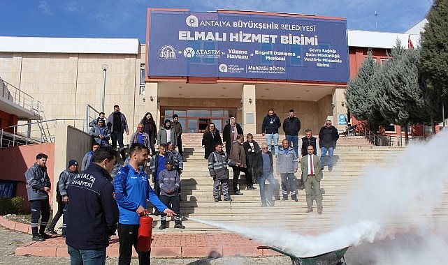 Büyükşehir’in yangın eğitimleri sürüyor