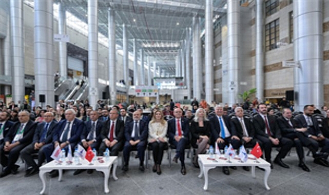 Doğaltaşa hayat veren genç tasarımcılar ödüllerini aldı