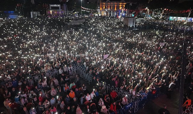 Uluslararası Manisa Mesir Macunu Festivali’nde Kenan Doğulu Coşkusu
